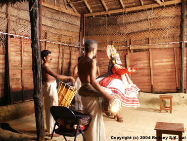 Kathakali dance at Vijana Kala Vedi Cutural Centre