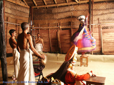 Kathakali dance at Vijana Kala Vedi Cutural Centre