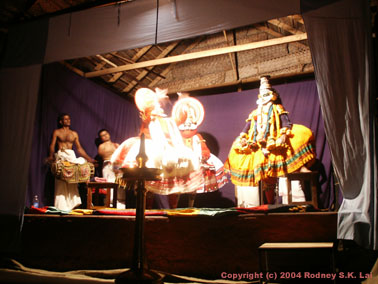 Kathakali dance at Vijana Kala Vedi Cutural Centre