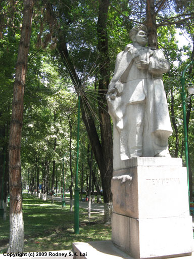 Erkendik (Freedom) Boulevard