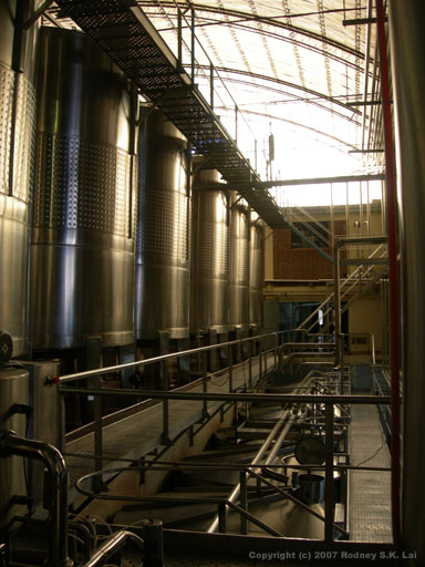 Tanques de acero inoxidable [Bodega Lopez]
